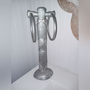 Hand towel holder